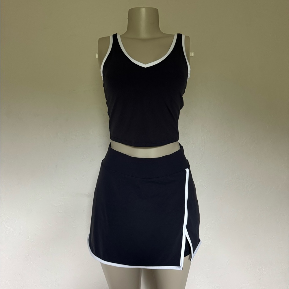 all in motion Everyday soft skort and V neck cropped tank - Picture 3 of 5